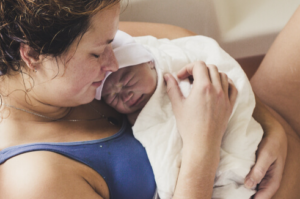 porod mimo nemocnice